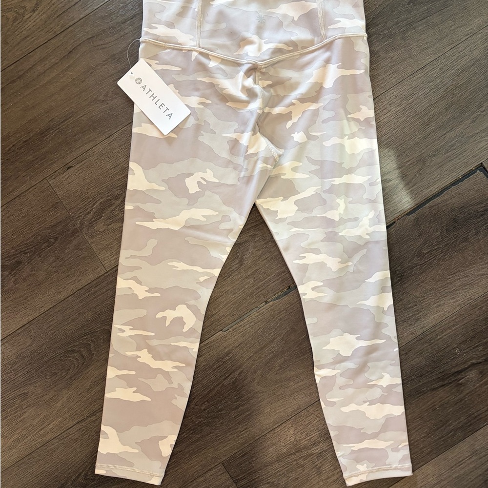 Athleta 7/8 tight elation - Cream and Tan Camo